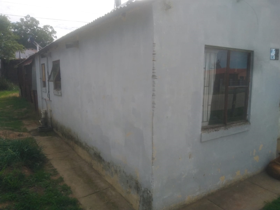 2 Bedroom Property for Sale in Langa Phase 1 Eastern Cape